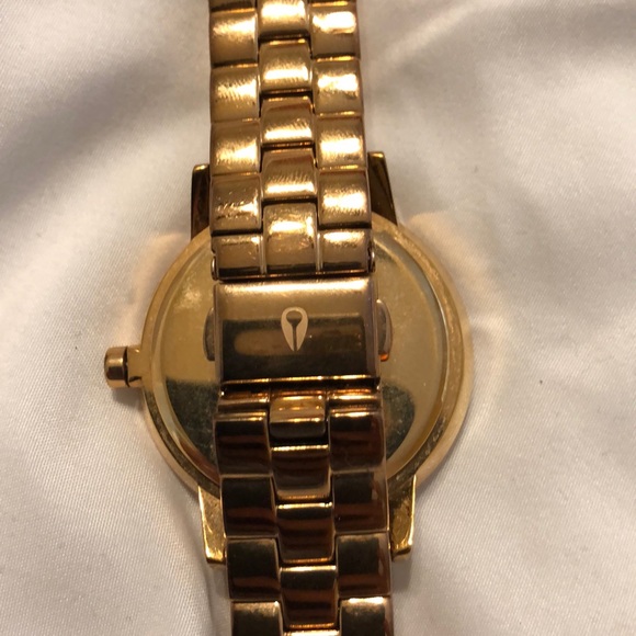 Rose gold Nixon watch - Picture 3 of 4